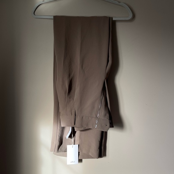SOLD ARITZIA Effortless Pant in Pine Bark - Picture 1 of 7